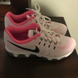 Nike tailwind 8 size 7.5